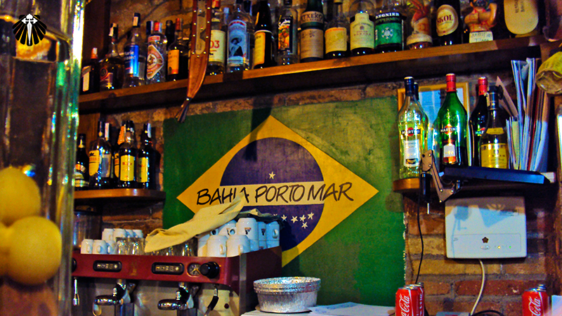 Peregrino no alto da Catedral de Madri