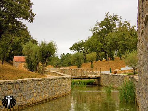Parque e passeio público as margens do Rio Nabão. Thumb