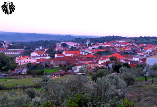 Vista de Monsanto na subida de um dos morros da Serra de Alcanema. Thumb