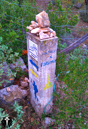 Sinalização do Caminho Português continua de mãos dadas com a sinalização do Caminho de Fátima! Thumb