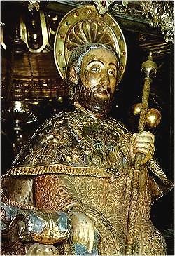 Estátua de Santiago na Catedral Estátua de Santiago na Catedral