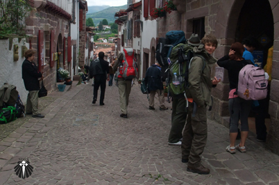 Foto de peregrinos em Saint-Jean-Pied-de-Port Foto de peregrinos em Saint-Jean-Pied-de-Port