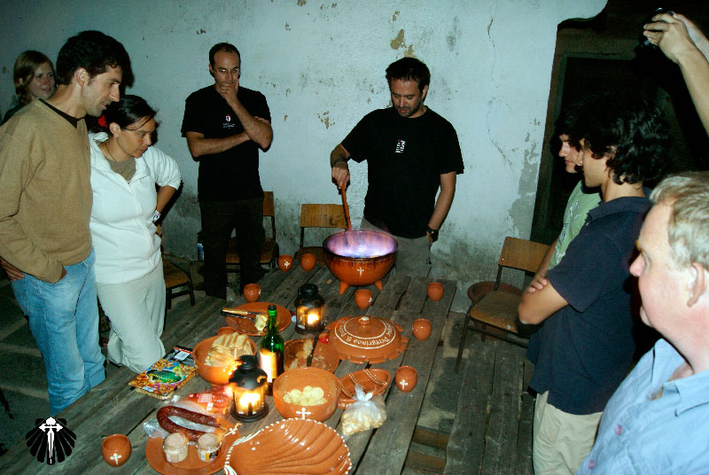 Queimada Galega no albergue de Rates - Caminho Português 2011 Queimada Galega no albergue de Rates - Caminho Português 2011